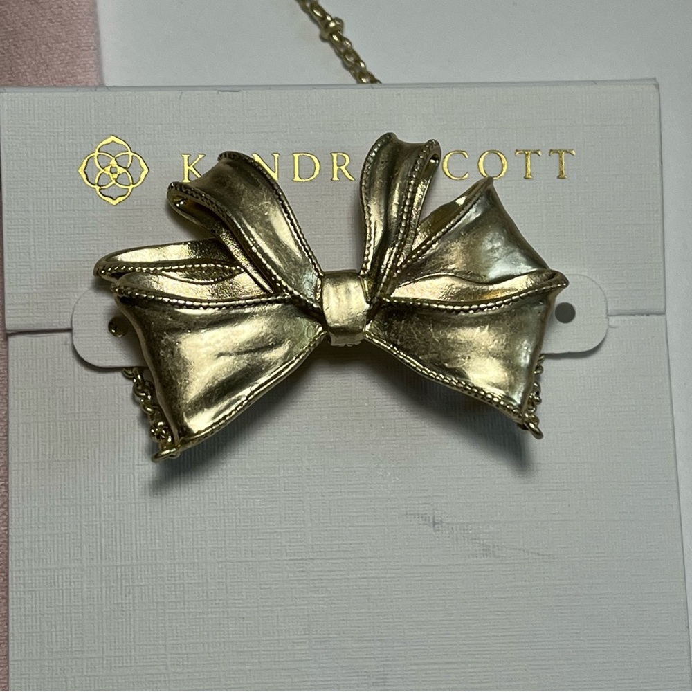 🎀Kendra Scott x Love Shack Fancy Gold Bow Necklace in White Crystal✨ - Picture 9 of 12